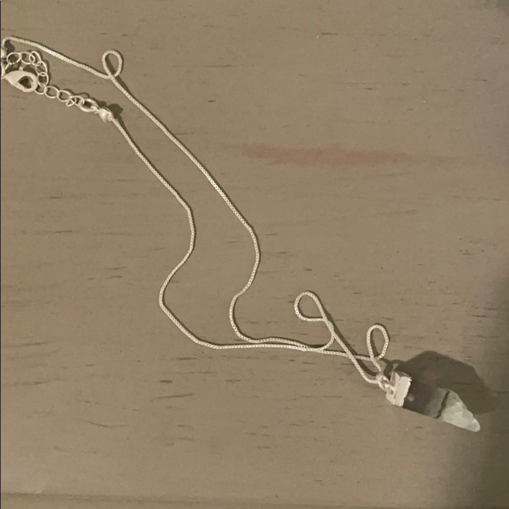 THREE silver necklaces Layered,arrowhead & crystal - Picture 5 of 6